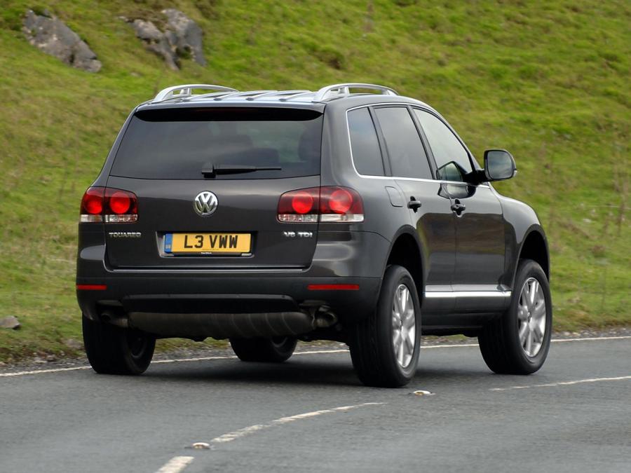  Volkswagen Touareg V6 TDi 2007 года  (UK) (фото 10 из 12)
